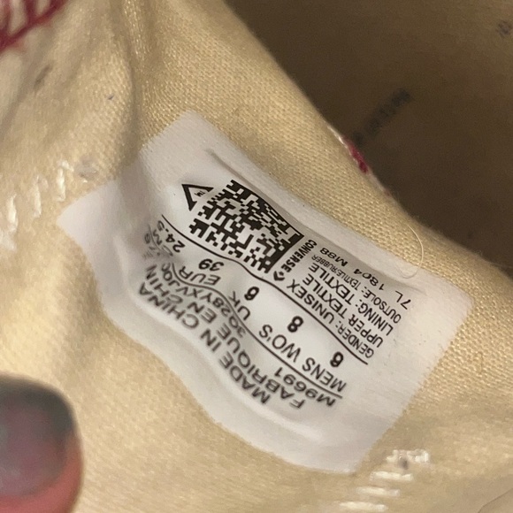 Red converse great condition - Picture 7 of 7